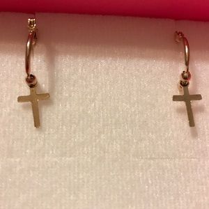 SMALL LAMINATED GOLD CROSS STUD EARRINGS
